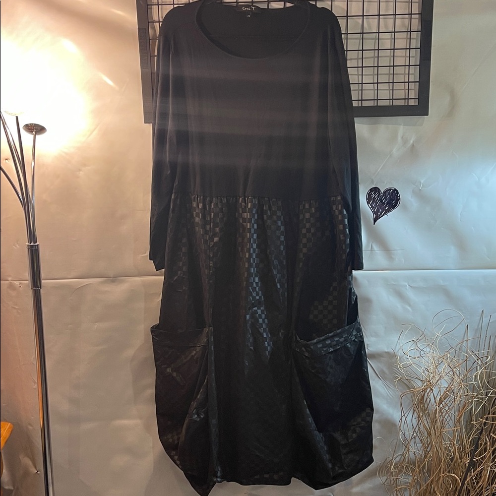 Tony T - Elegant Black Long Sleeve Dress
